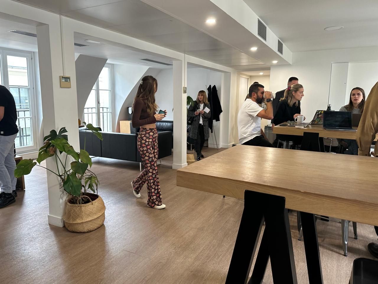 375.67 m² pour ce bureaux en location à Paris