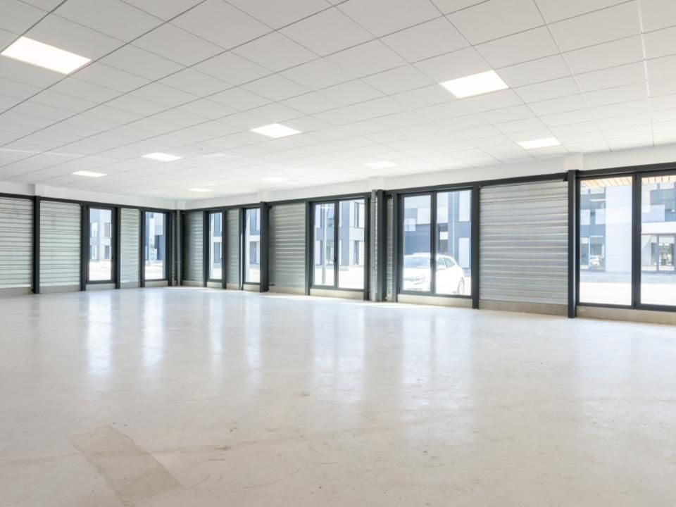 1951 m² pour ce pme-pmi en location à Le bourget