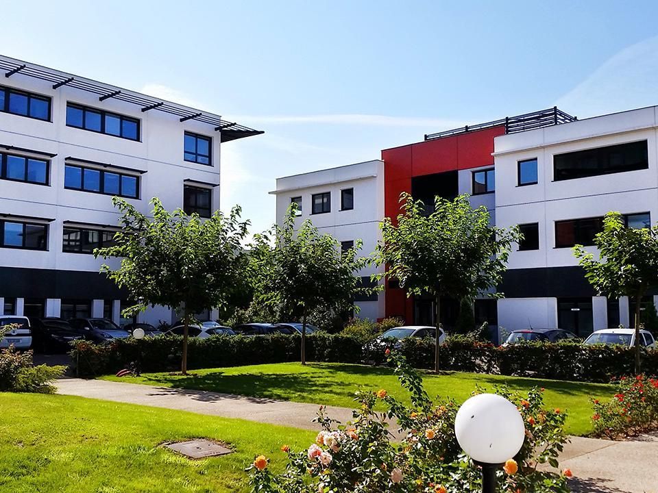 Location Bureaux 757 m² divisibles 69800 Saint-priest