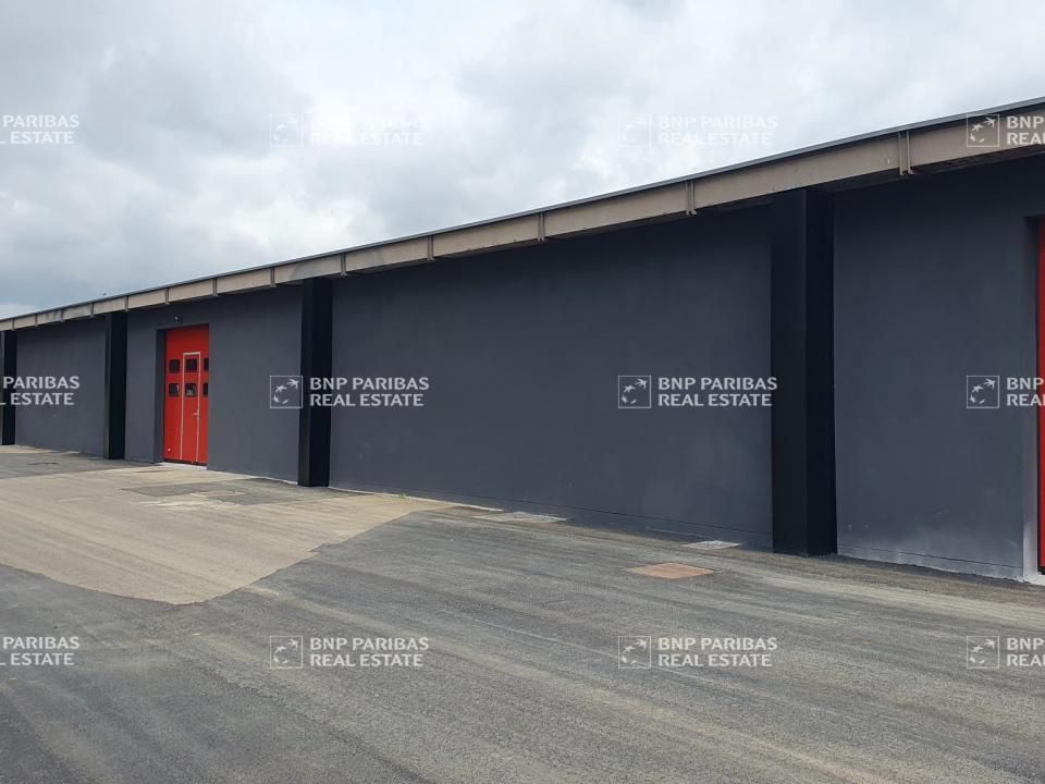 Location PME-PMI 4316 m² divisibles 78310 Coignières