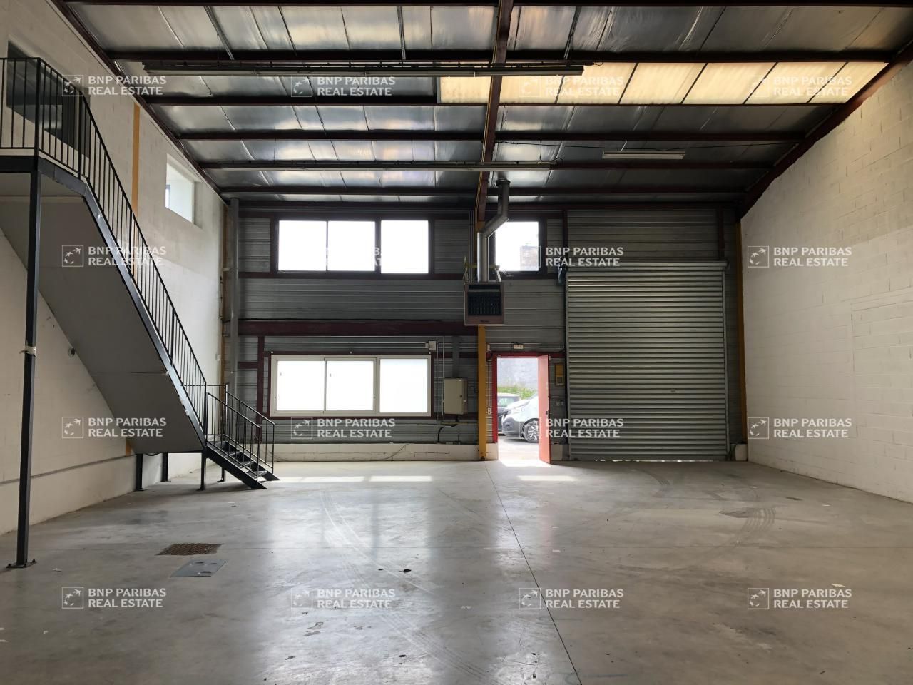Location PME-PMI 764 m² divisibles 77860 Quincy-voisins