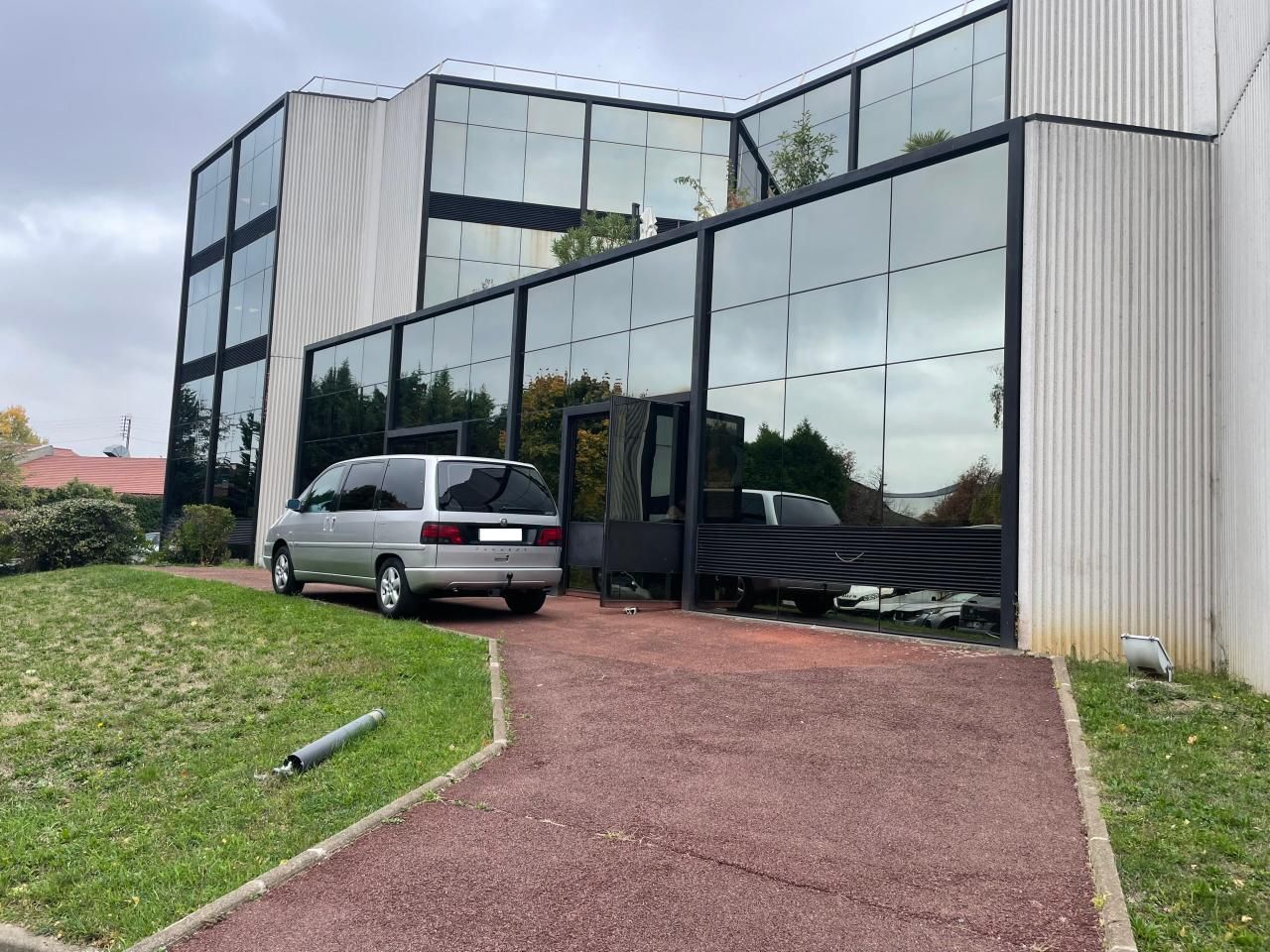 Location Bureaux 234 m² non divisibles 95100 Argenteuil