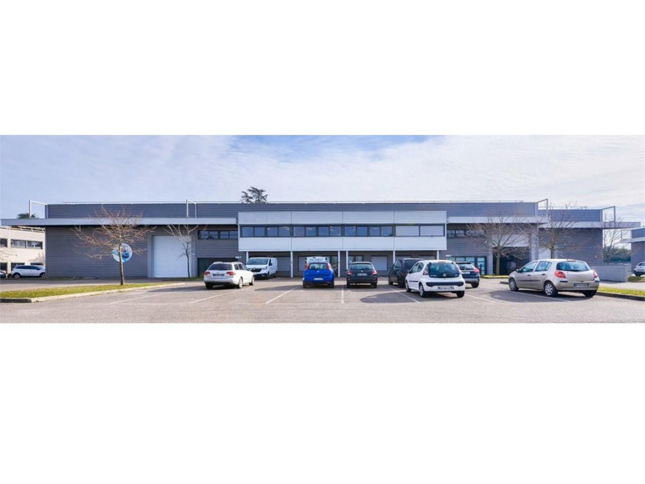 2020 m² pour ce activité en location à Saint-priest