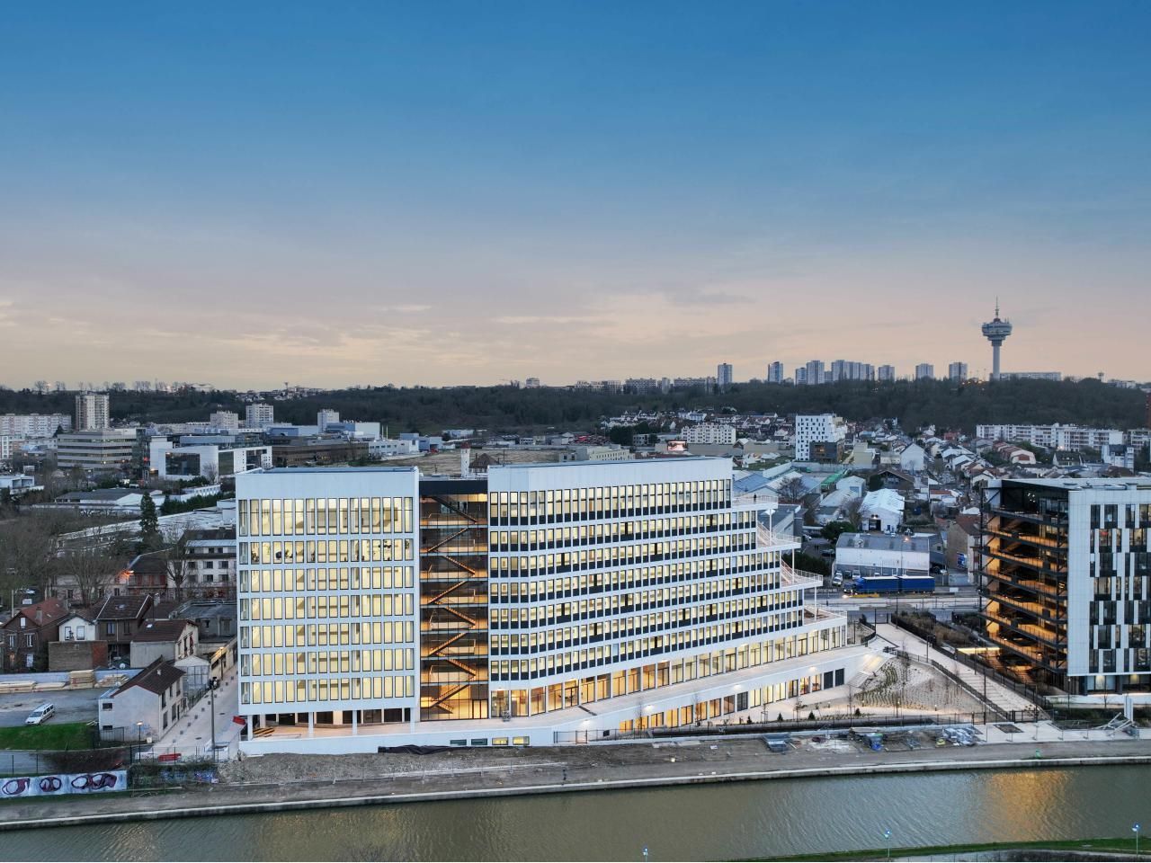 12486 m² pour ce bureaux en location à Bobigny
