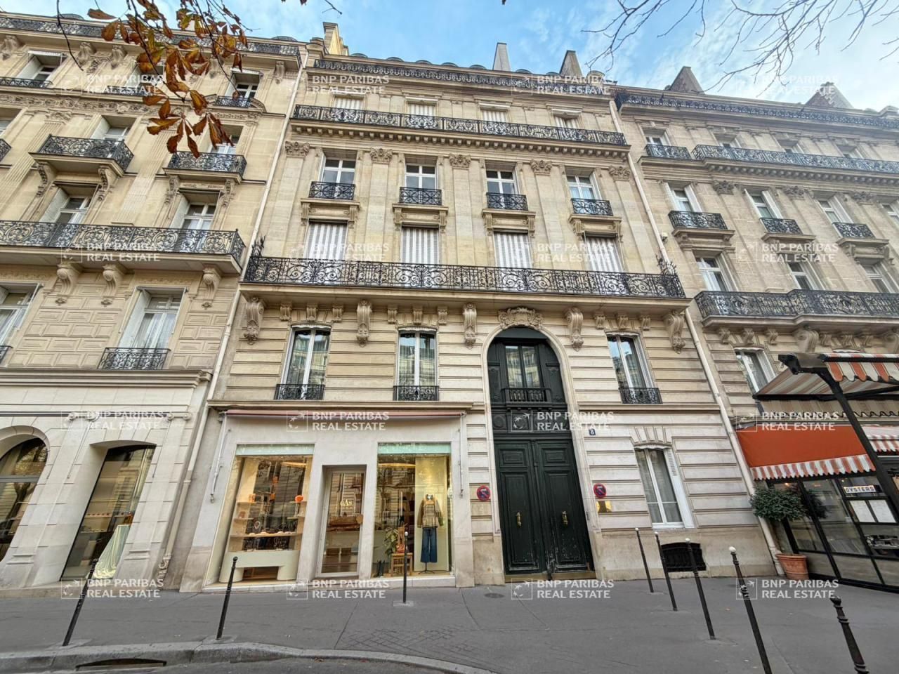 Vente Bureaux 143.11 m² non divisibles 75008 Paris