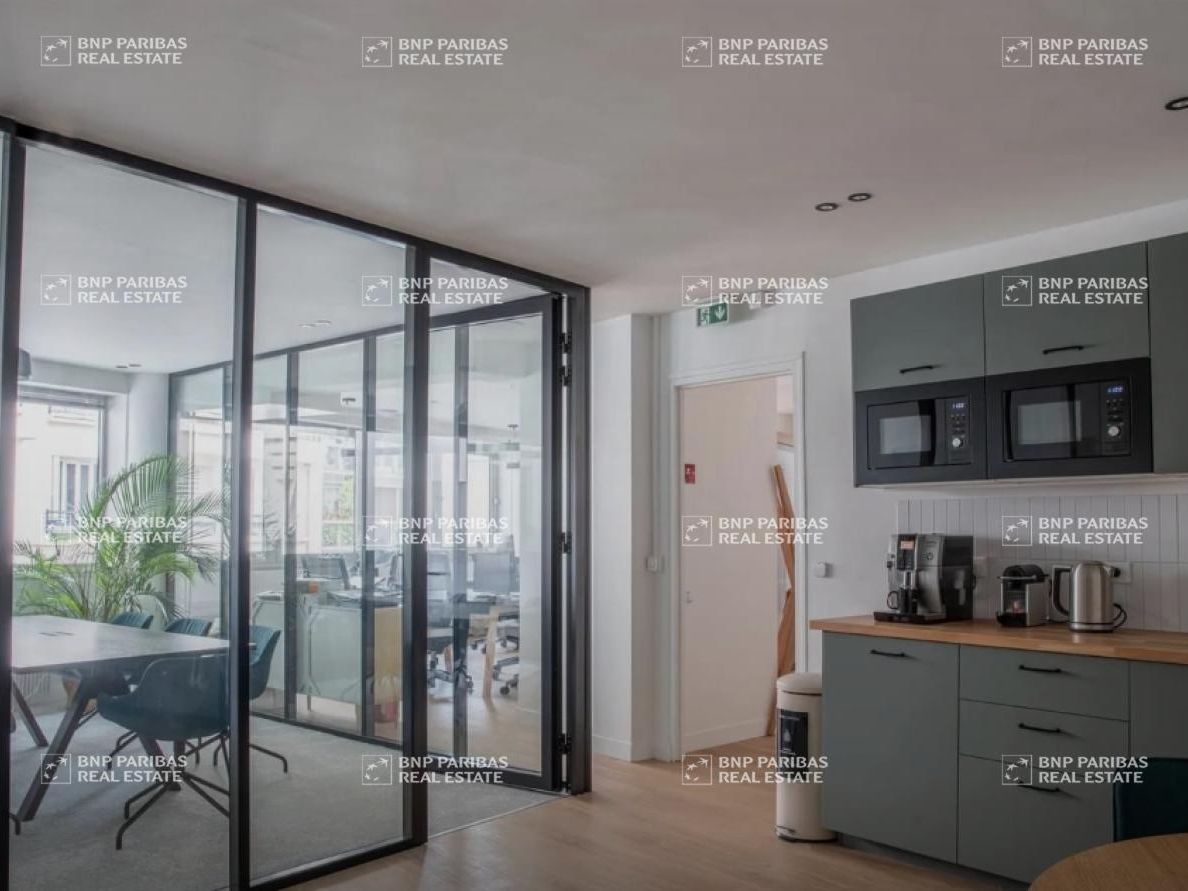 240 m² pour ce bureaux en location à Paris