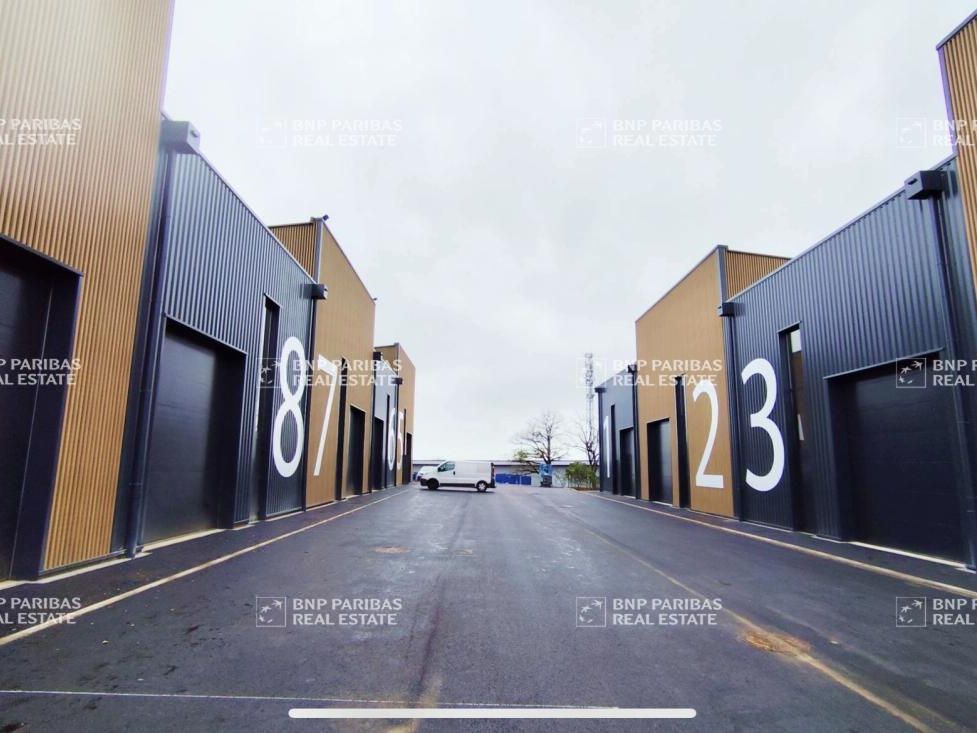 1985.63 m² pour ce activité en location à Laxou