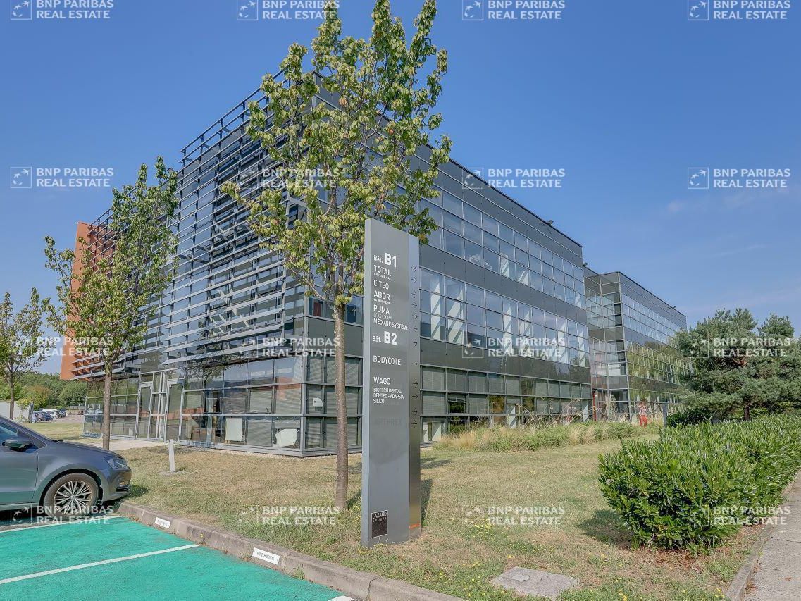 2893 m² pour ce bureaux en location à Saint-priest