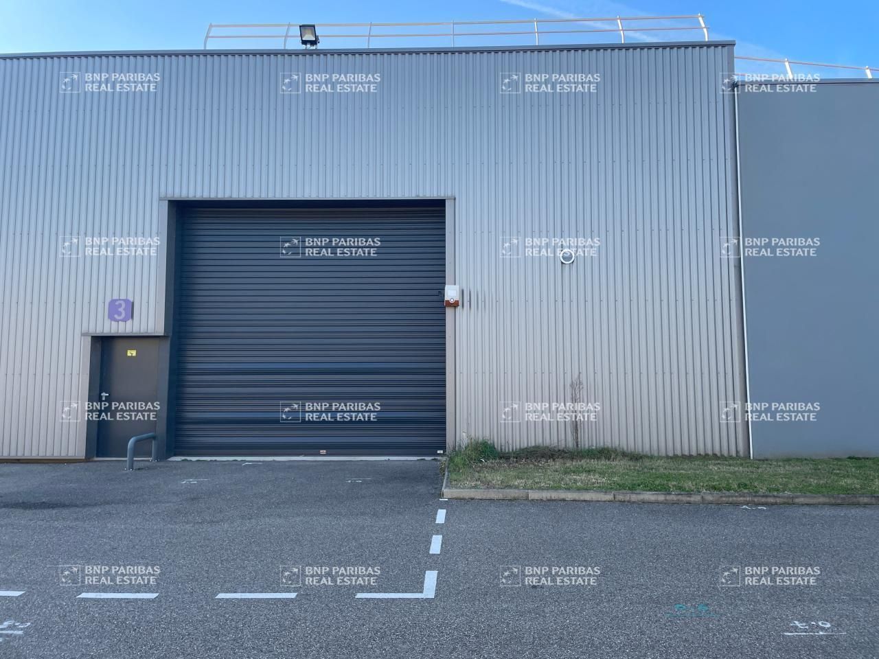 896.2 m² pour ce activité en vente à Meyzieu