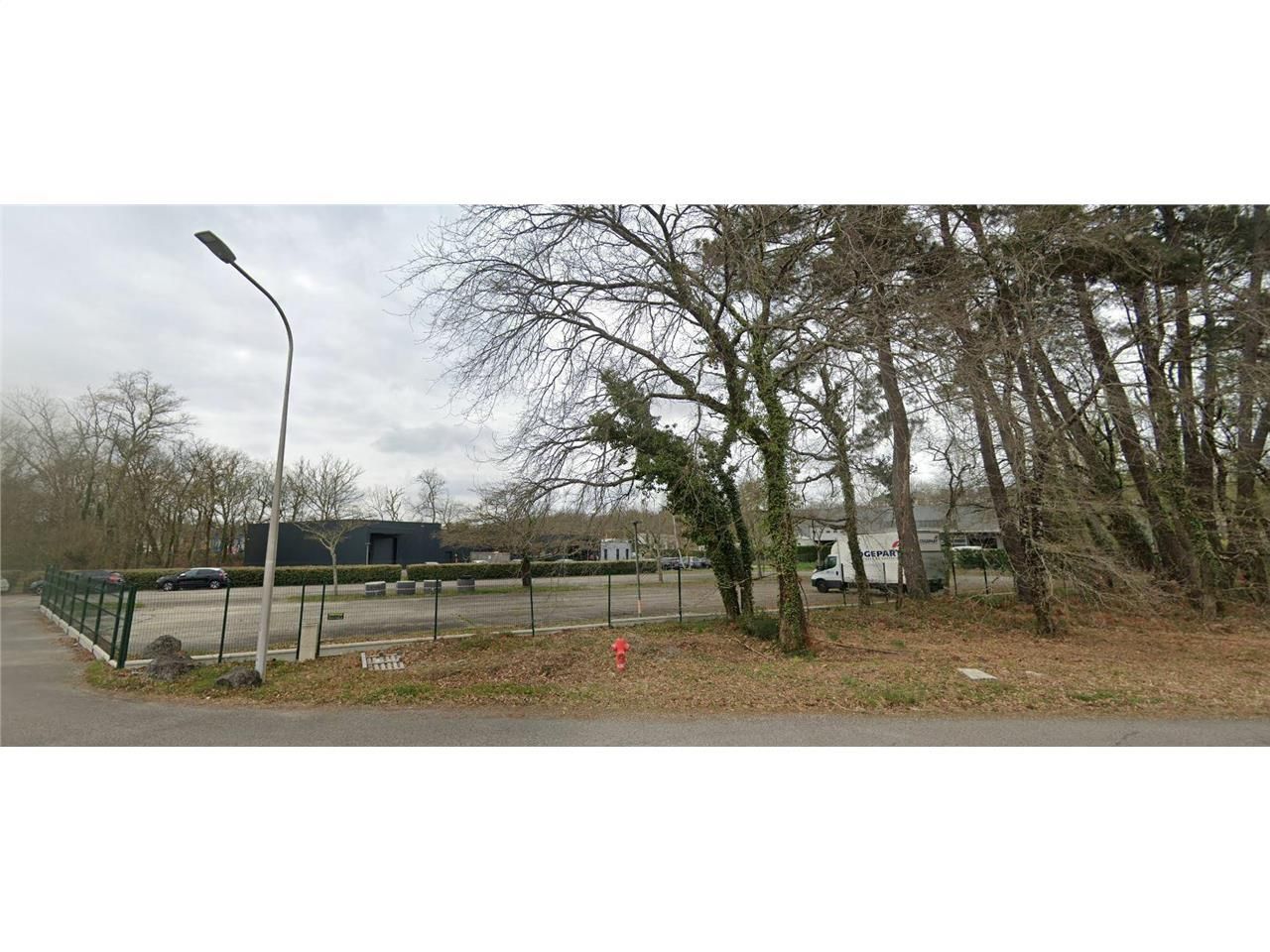 2527 m² pour ce terrains en location à Canéjan