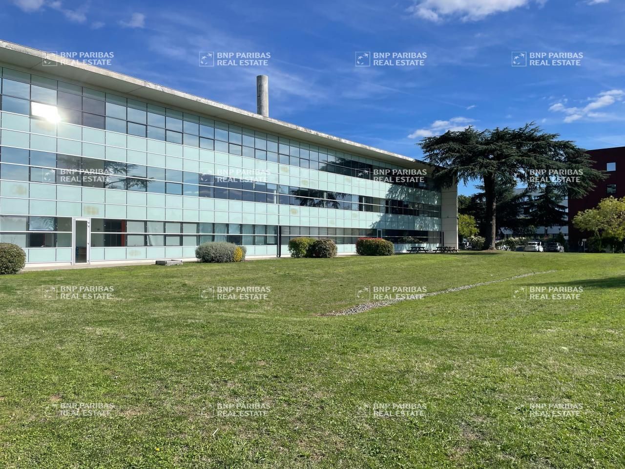 1249 m² pour ce bureaux en location à Toulouse