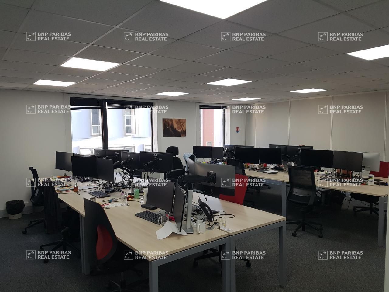 125 m² pour ce bureaux en location à Grenoble