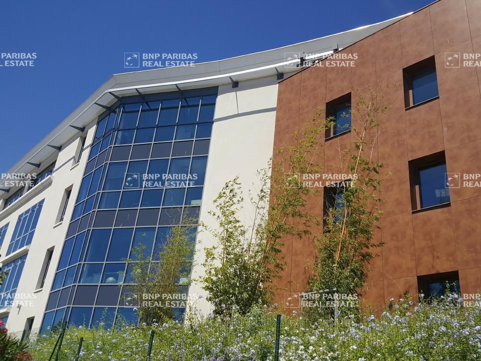 5248.88 m² pour ce bureaux en location à Marseille