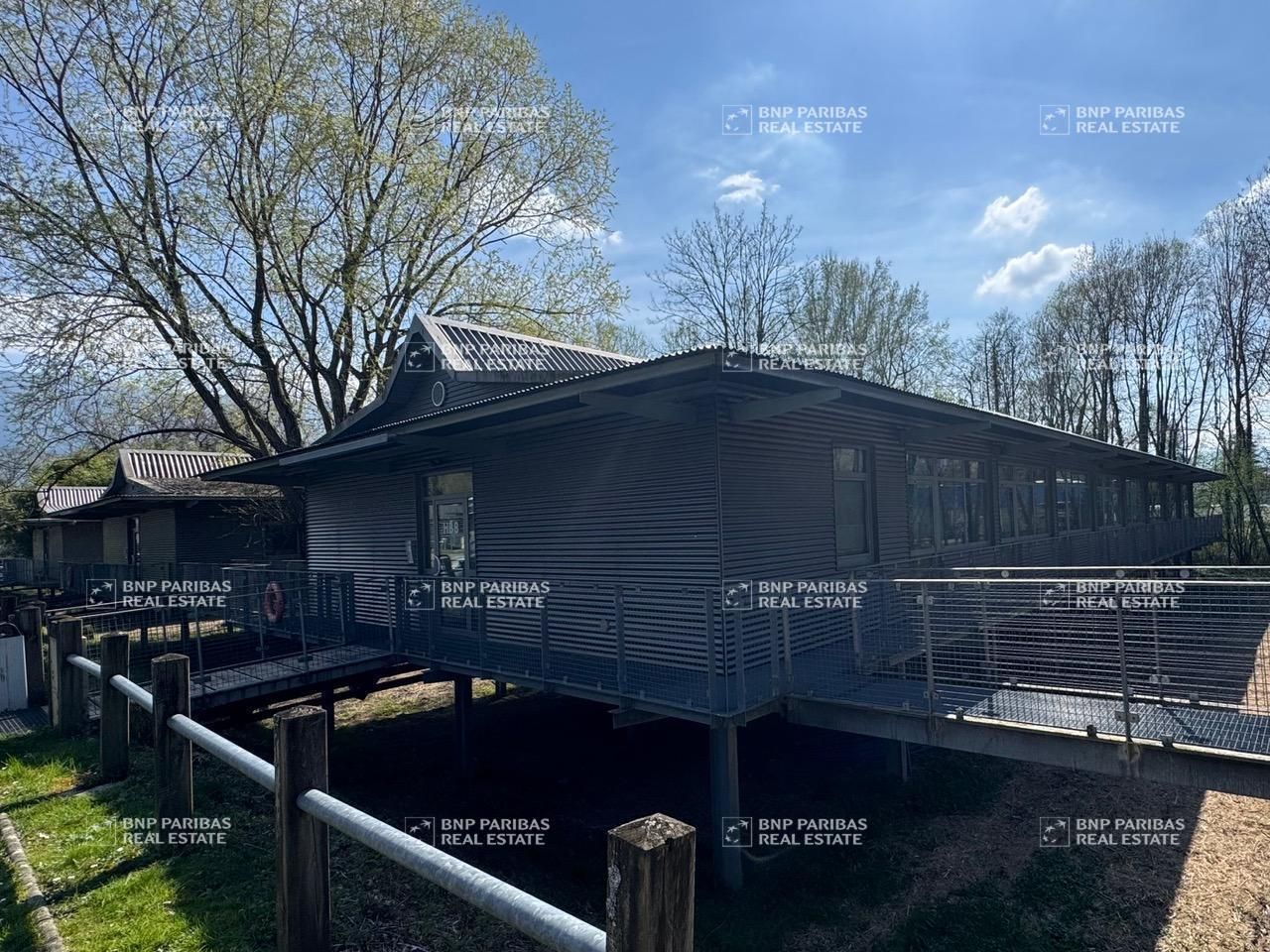 394 m² pour ce bureaux en location à Le bourget-du-lac