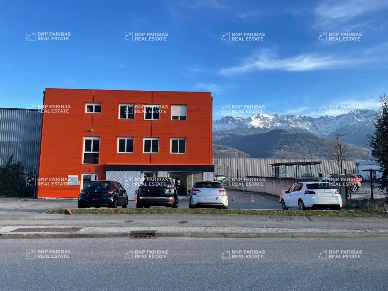 285 m² pour ce bureaux en location à Crolles