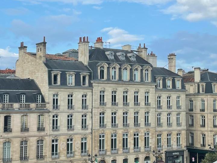 Location Bureaux 906 m² divisibles 33000 Bordeaux