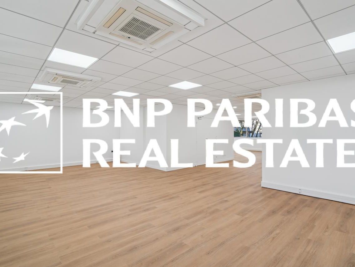 146 m² pour ce bureaux en location à Courbevoie