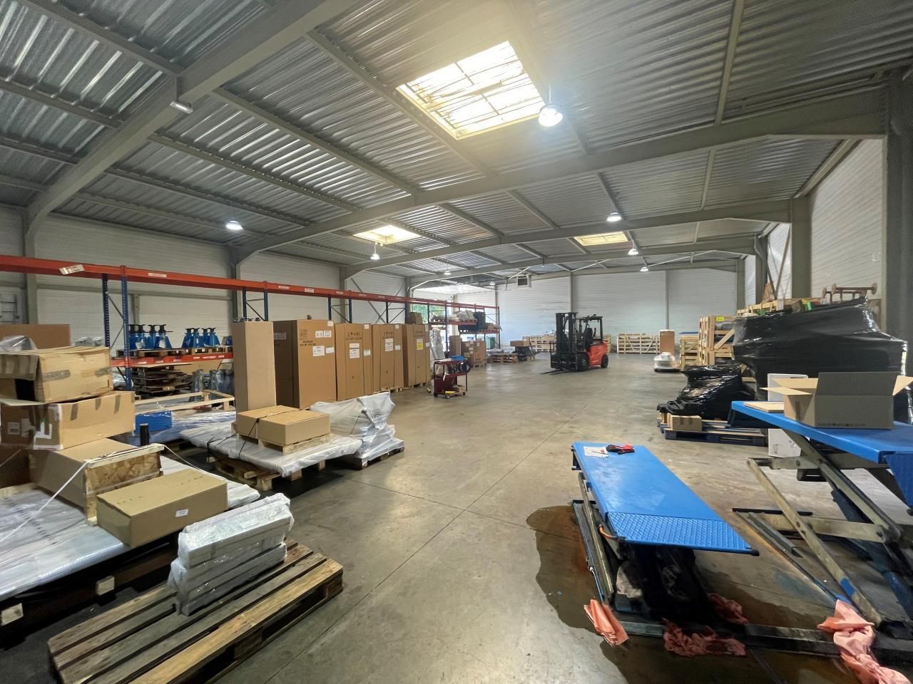 850 m² pour ce activité en vente à Houdan