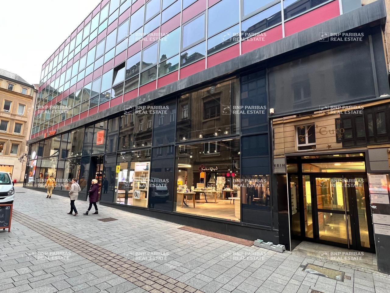 1325.9 m² pour ce local commercial en location à Metz