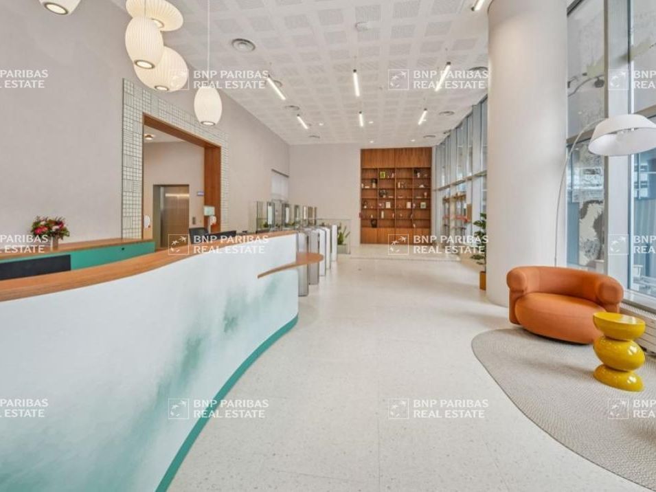 Location Bureaux 4256.7 m² divisibles 75015 Paris