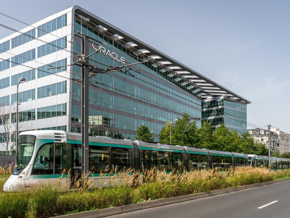 24142 m² pour ce bureaux en location à Colombes