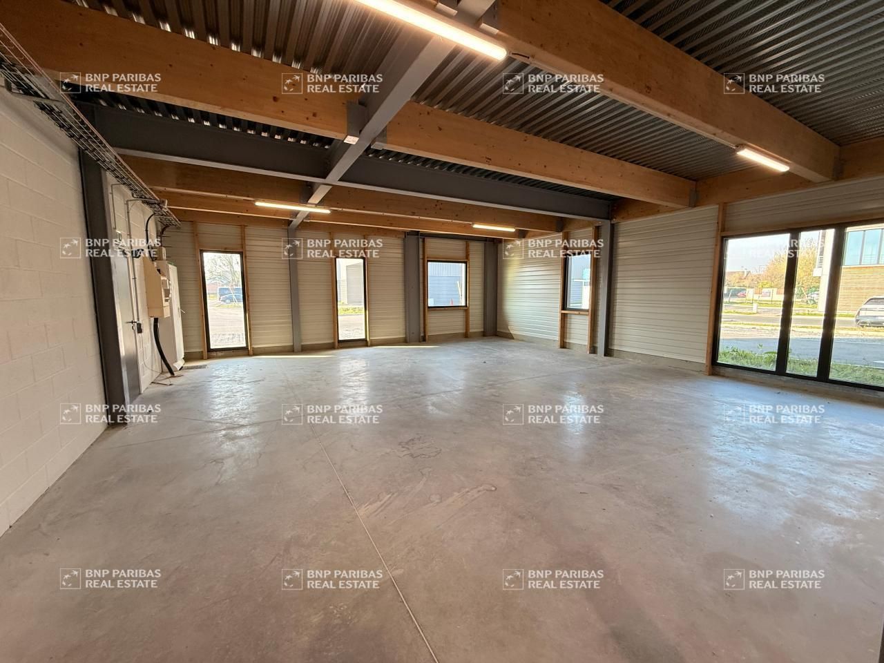 699.8 m² pour ce pme-pmi en vente à Courtry