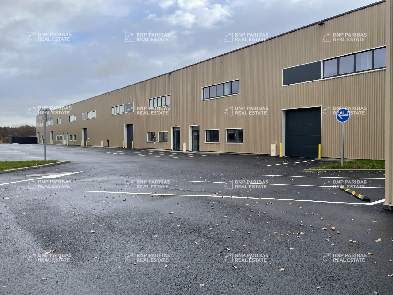 2145.9 m² pour ce activité en location à Carquefou