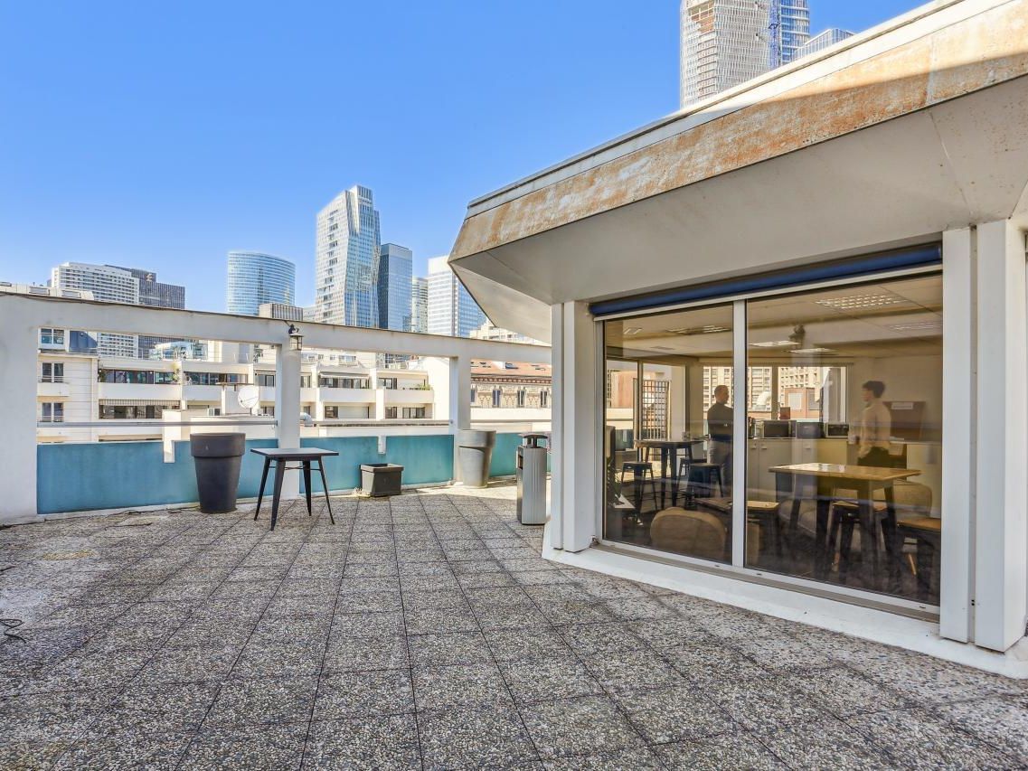 402 m² pour ce bureaux en location à Puteaux