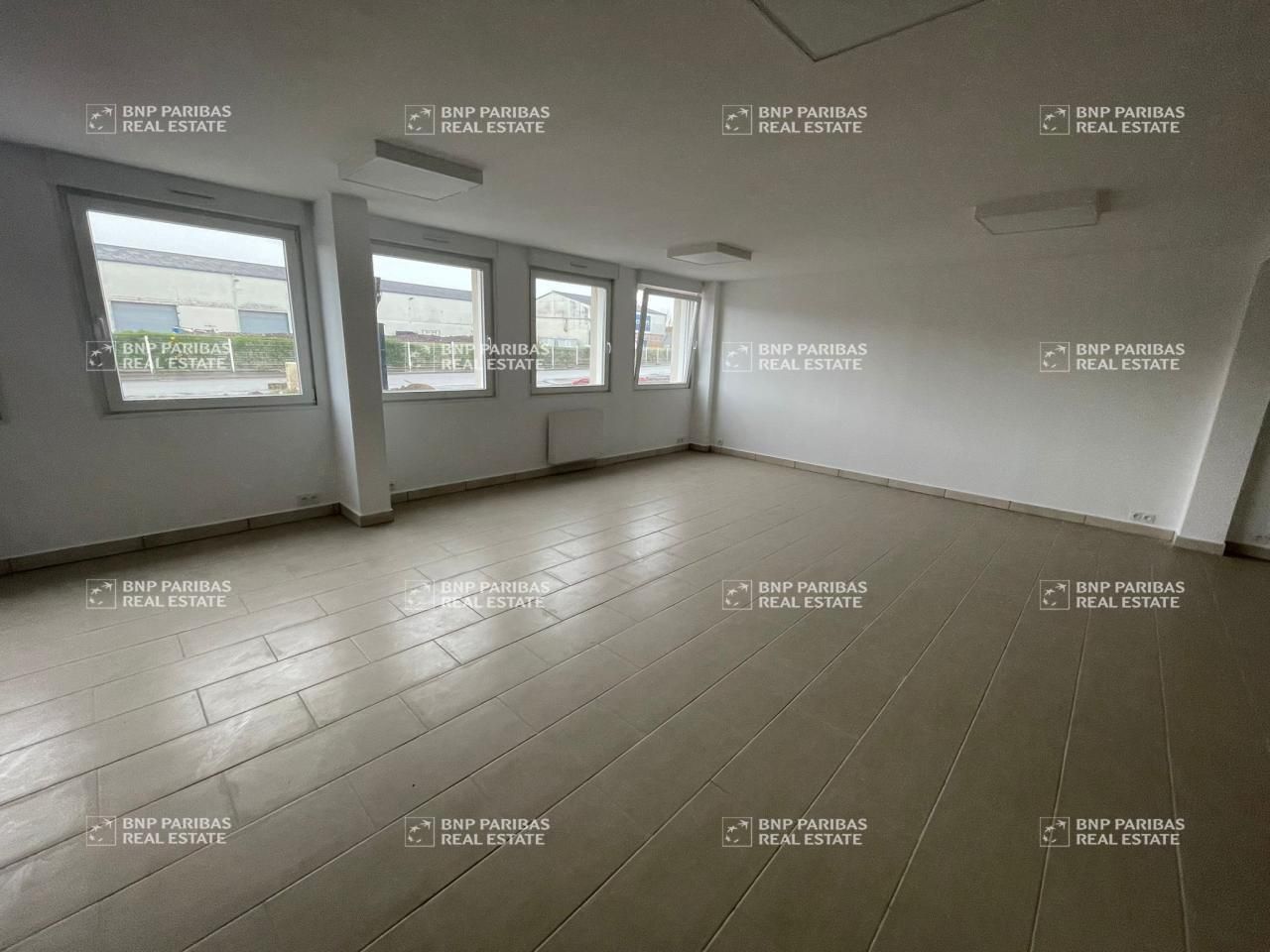 1500 m² pour ce activité en location à Seclin