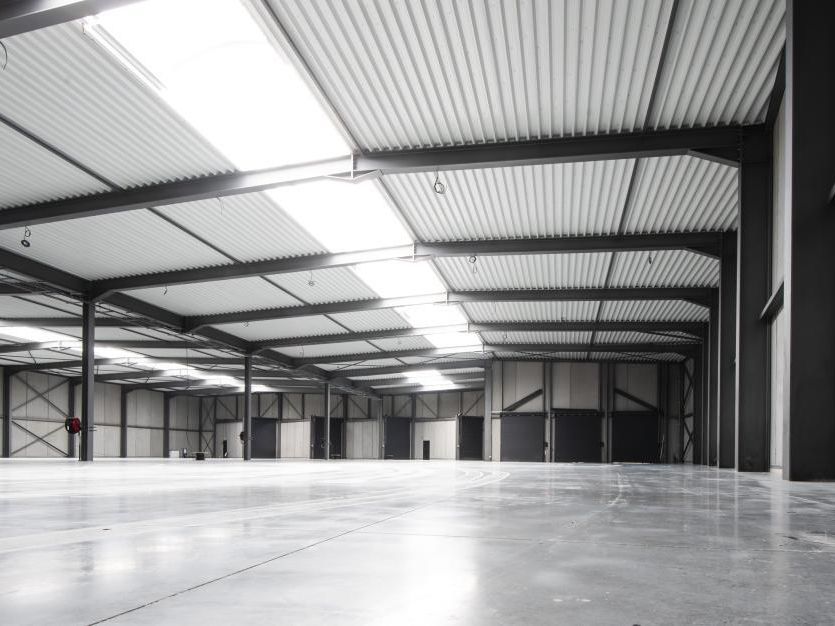 Location PME-PMI 11210 m² divisibles 77990 Le mesnil-amelot