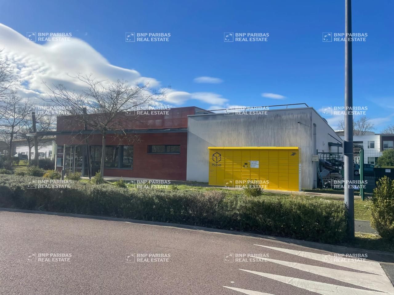 650 m² pour ce bureaux en location à Olivet