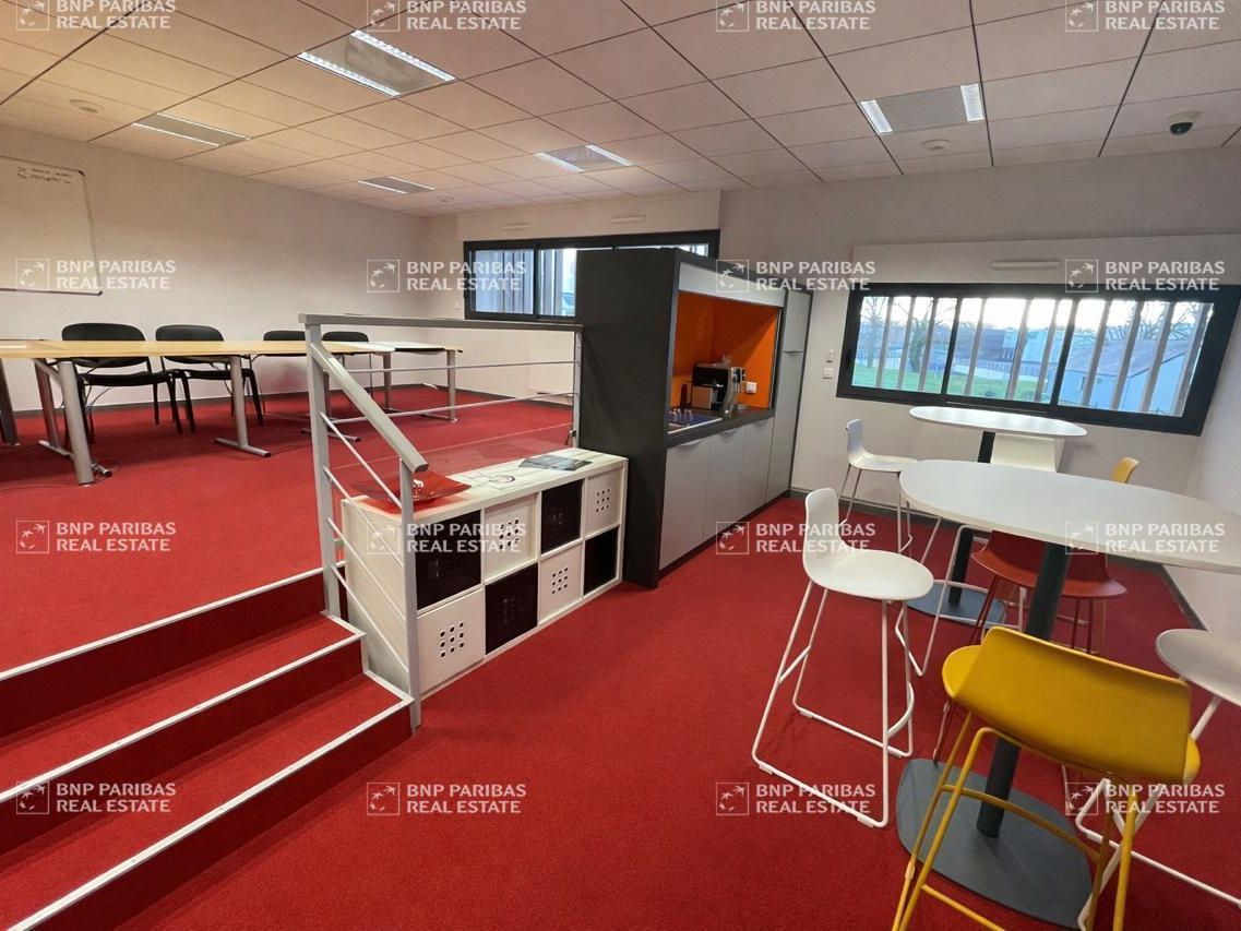 1155 m² pour ce activité en location à Saint-jacques-de-la-lande