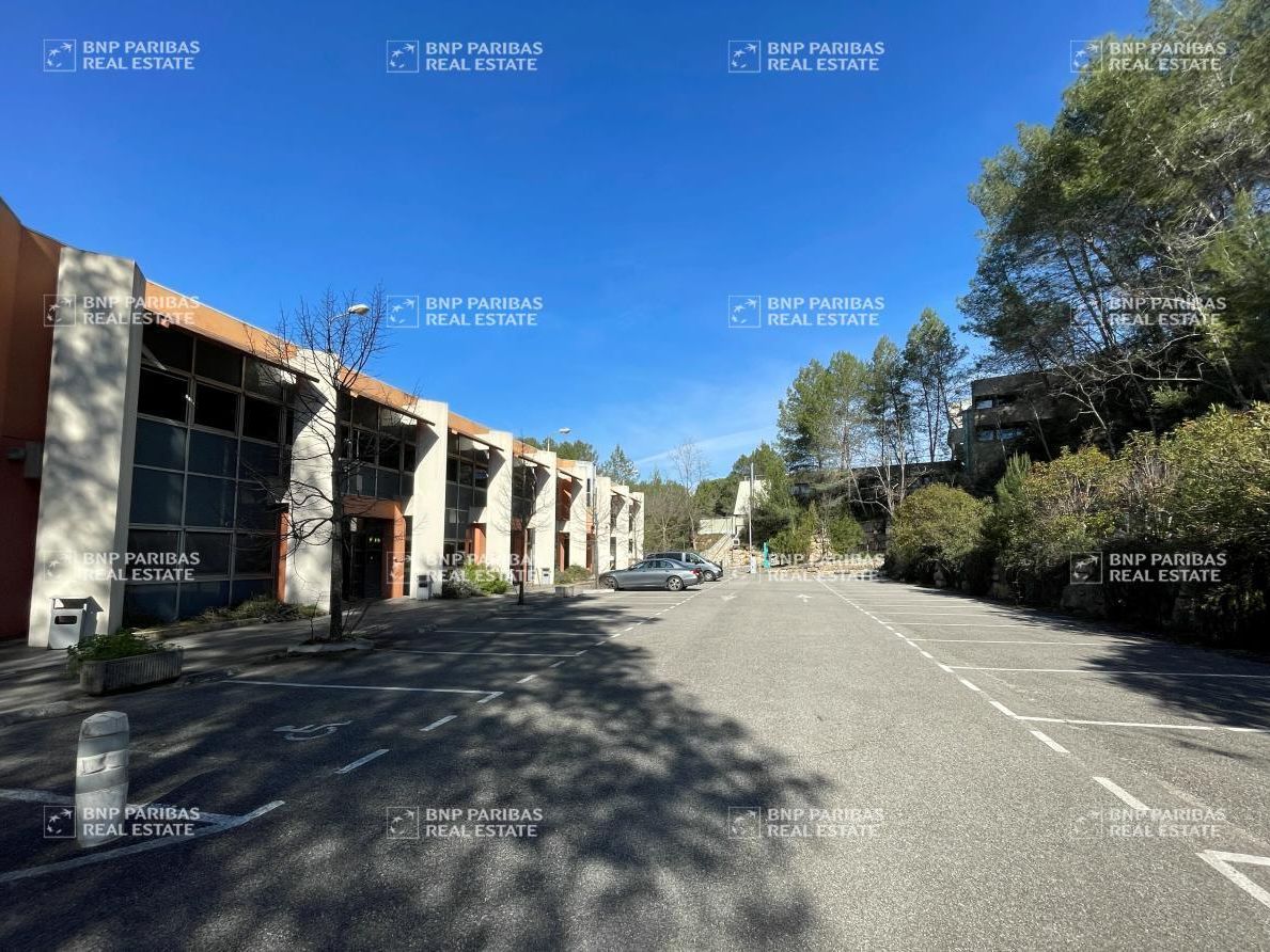 2352 m² pour ce mixtes en location à Valbonne