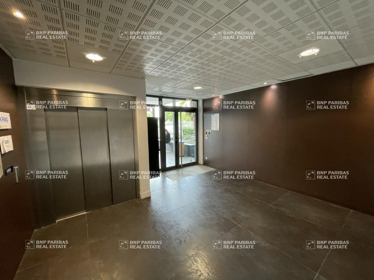 235 m² pour ce bureaux en location à Tours