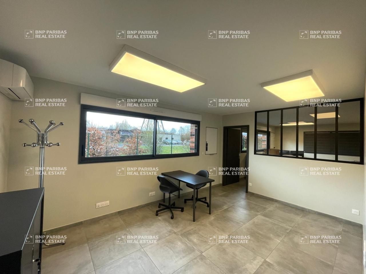 282 m² pour ce activité en location à Roost-warendin