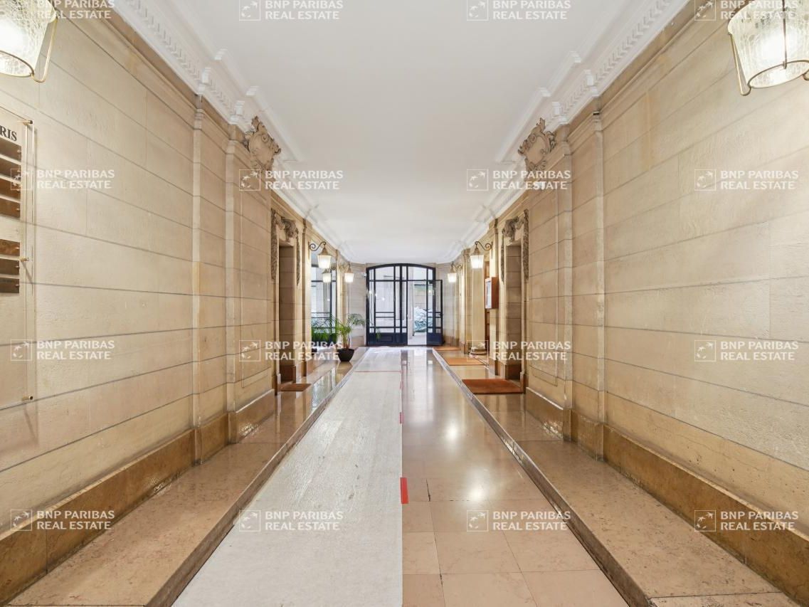 300 m² pour ce bureaux en location à Paris