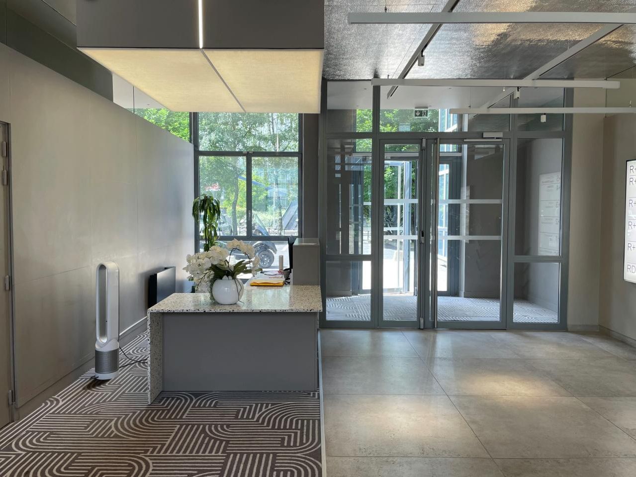 853.41 m² pour ce bureaux en location à Nanterre