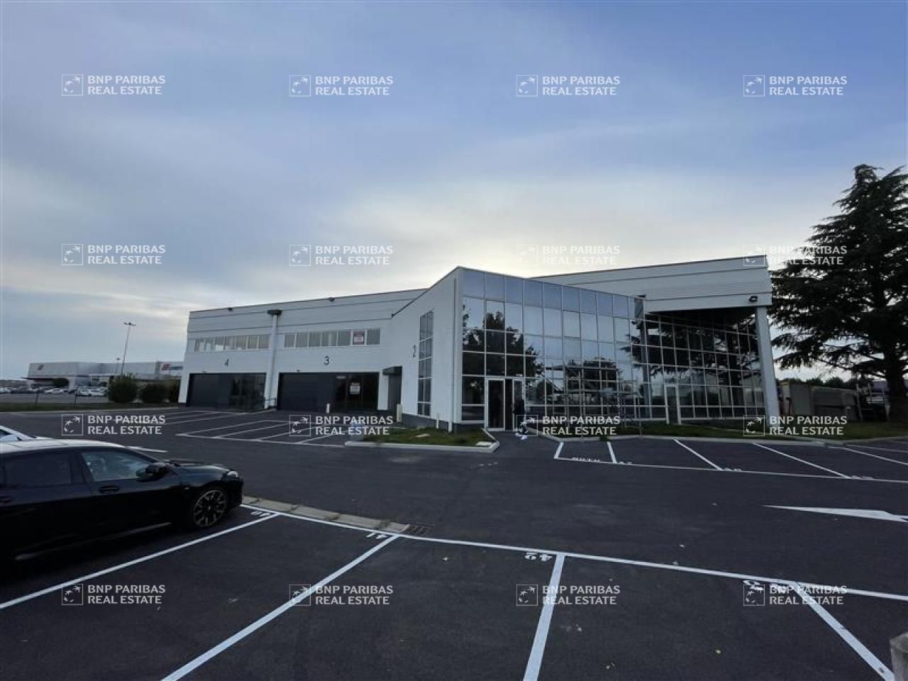 1194.2 m² pour ce pme-pmi en vente à Fontenay-trésigny