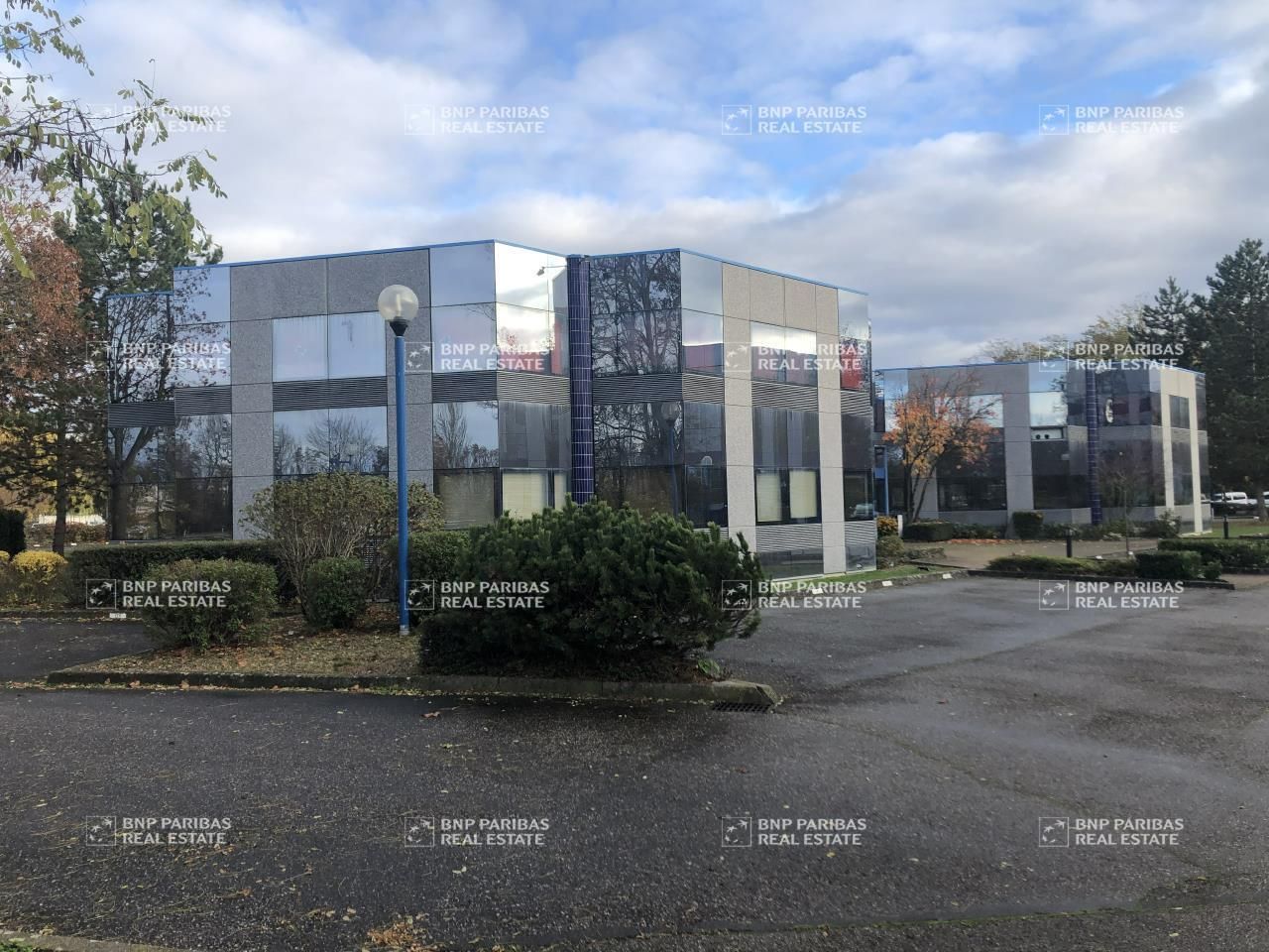 627 m² pour ce bureaux en vente à Illkirch-graffenstaden