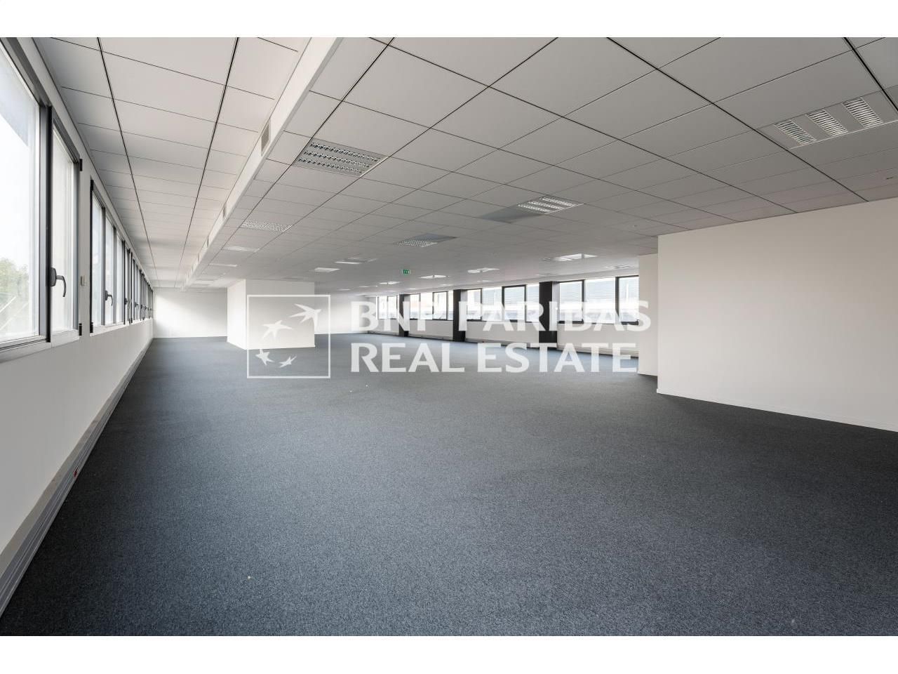 Vente Bureaux 1090 m² divisibles 77500 Chelles