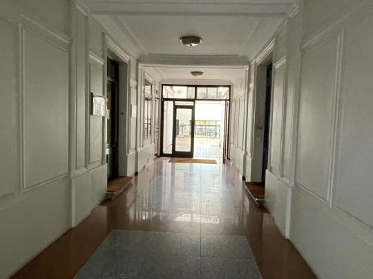 646.4 m² pour ce bureaux en location à Paris