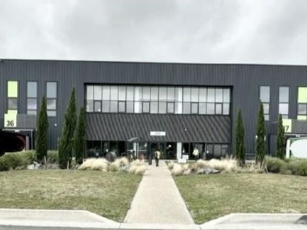 21041.8 m² pour cetentrepôts classe a en location à Saint-léger-de-linières