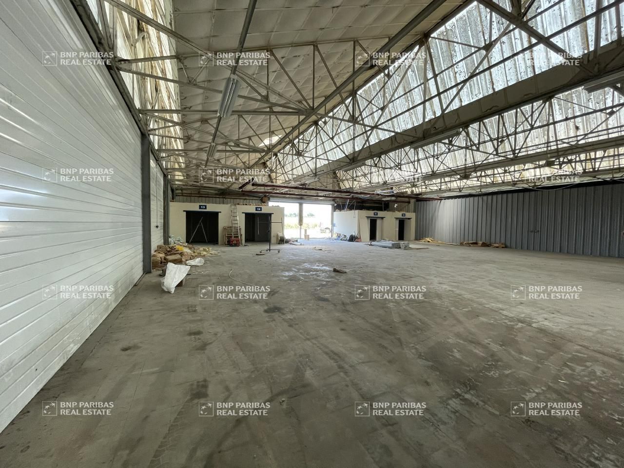 520 m² pour ce activité en location à L'hermitage