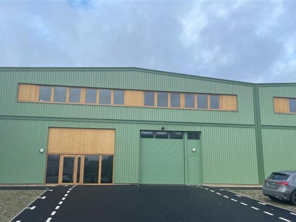 Location PME-PMI 2288 m² non divisibles 93240 Stains