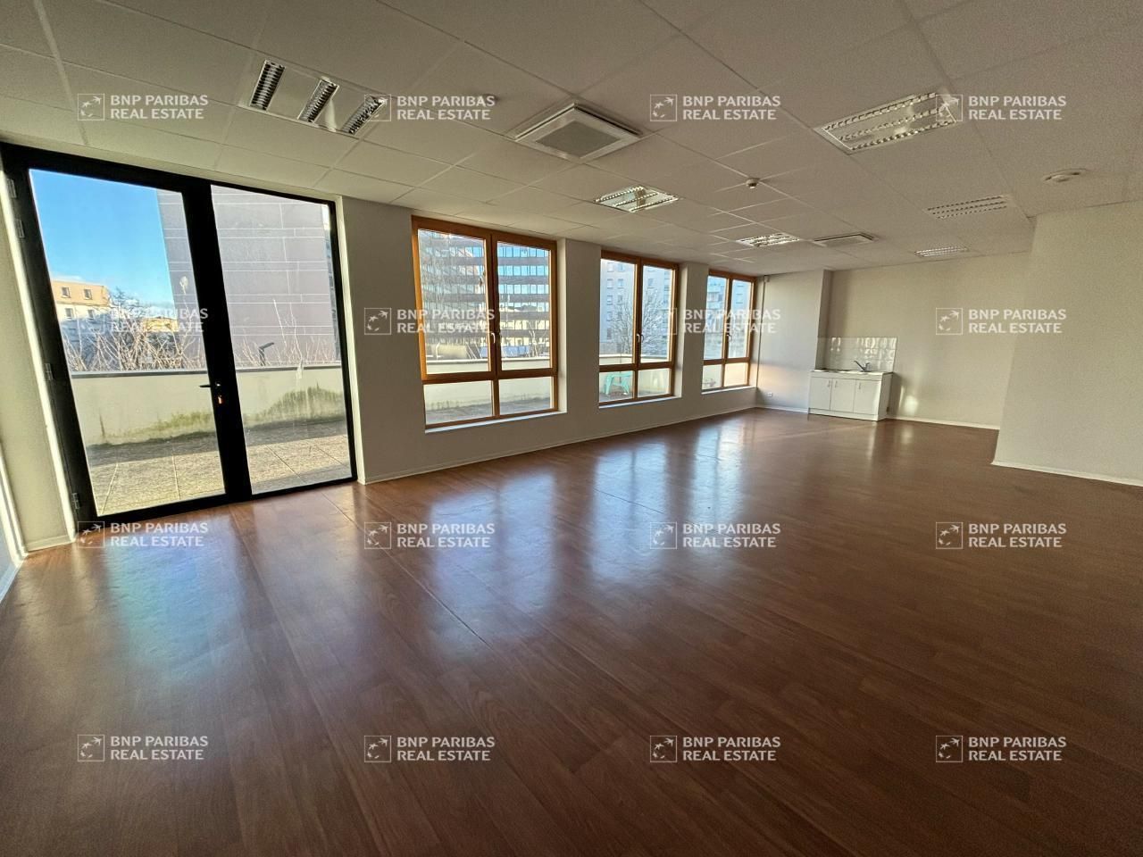 1024.3 m² pour ce bureaux en location à Rouen