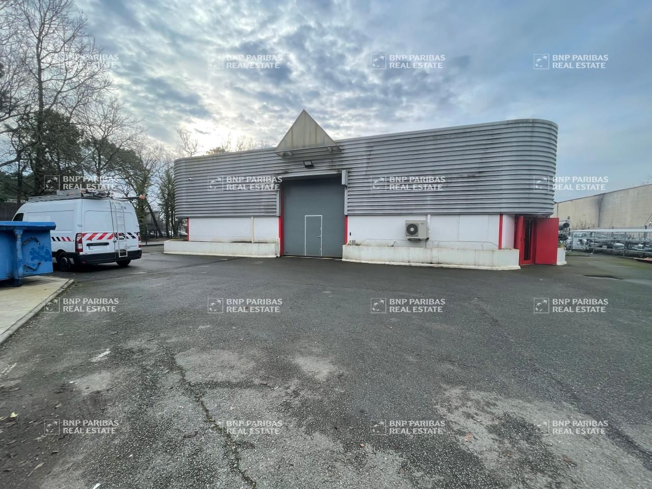 Location Activité 840 m² non divisibles 33600 Pessac
