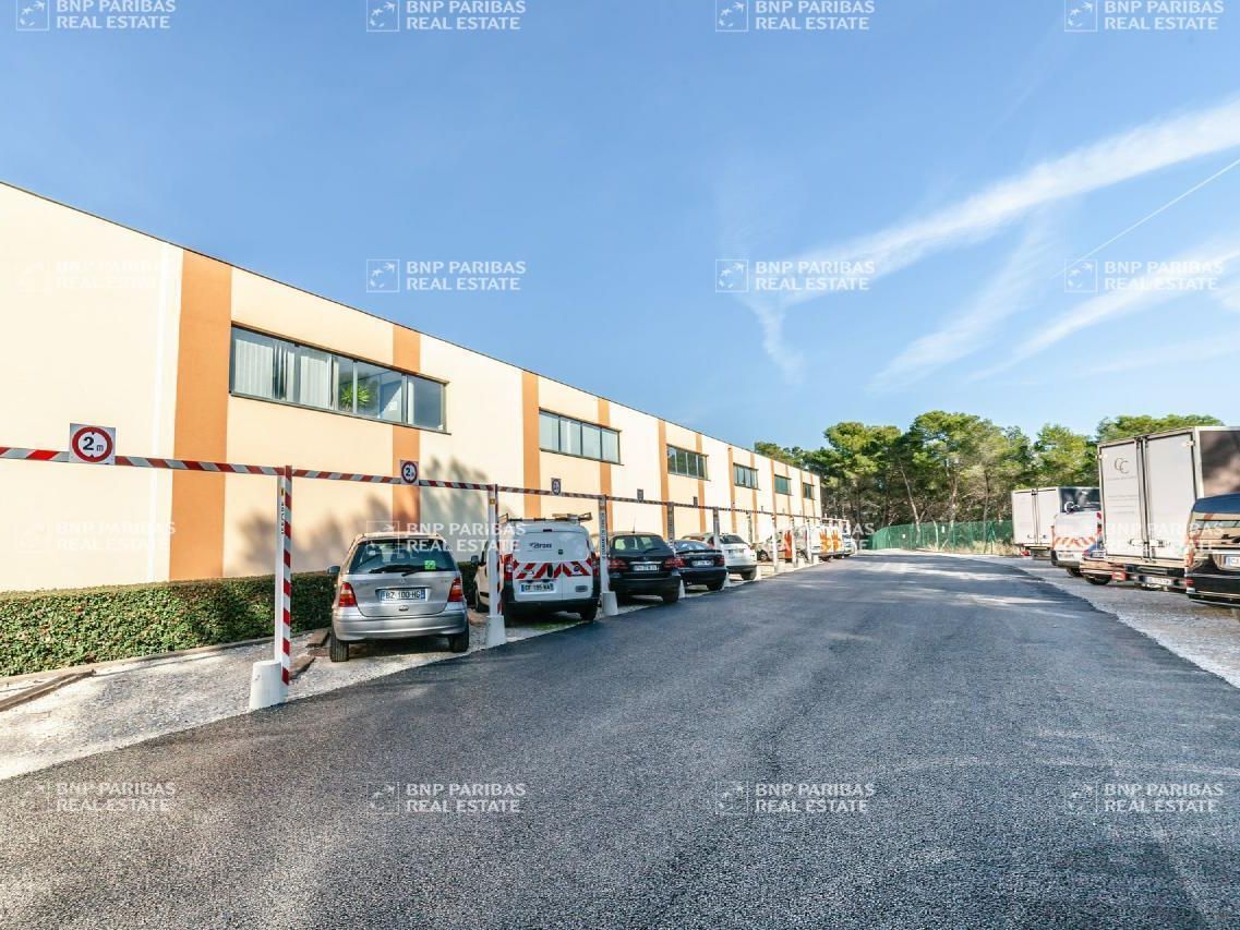 726.99 m² pour ce activité en location à Antibes