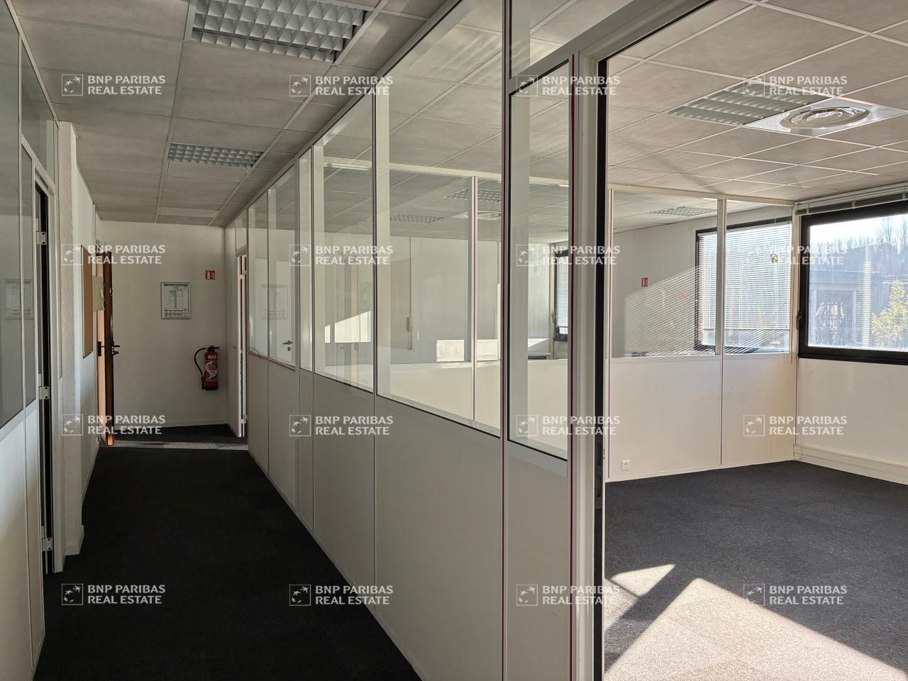 326 m² pour ce bureaux en location à Meyreuil