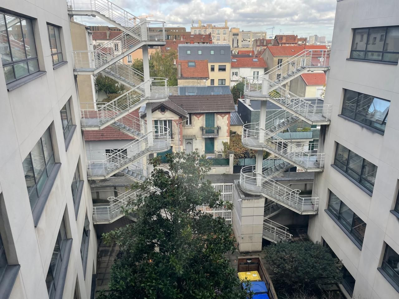 5318 m² pour ce bureaux en location à Arcueil