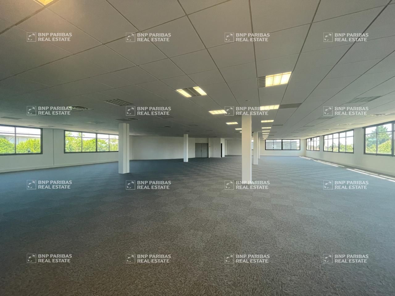 878.81 m² pour ce bureaux en location à Orléans